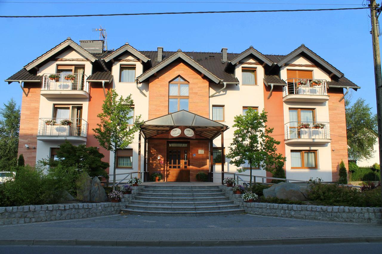 Hotel Linder Malnia Extérieur photo